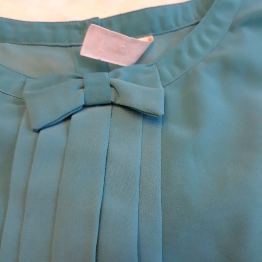 Women’s Teal Bow-Accent Blouse - Picture 7 of 11